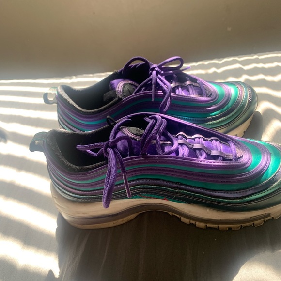 Purple and turquoise Airmax better size 5 1/2 - Picture 3 of 3